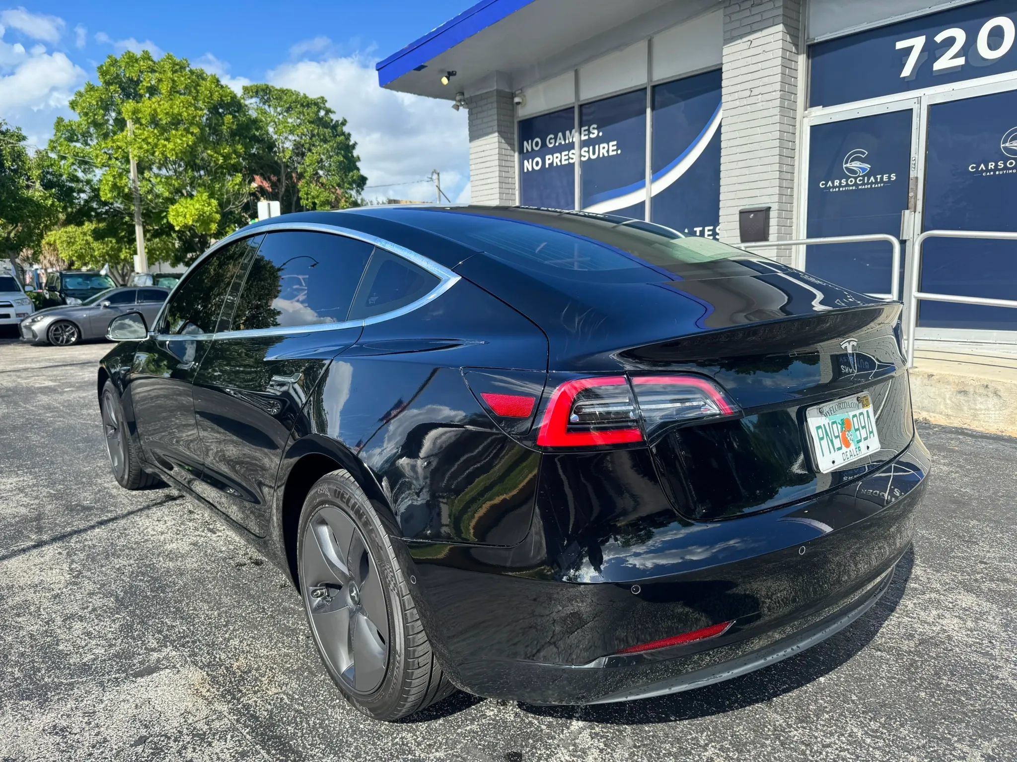Used 2020 Tesla Model 3 Standard Range RWD image 5