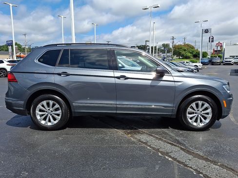 Used 2018 Volkswagen Tiguan SE AWD/4WD image 7