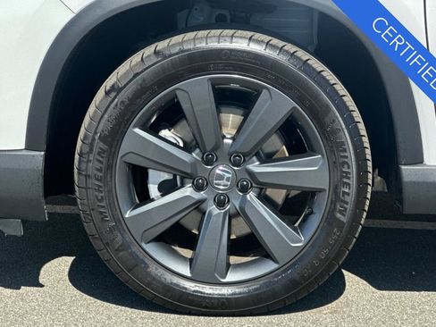 Certified 2025 Honda Pilot Sport image 33