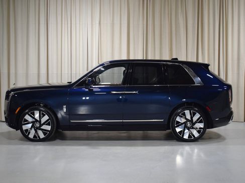 New 2026 Rolls-Royce Cullinan image 3