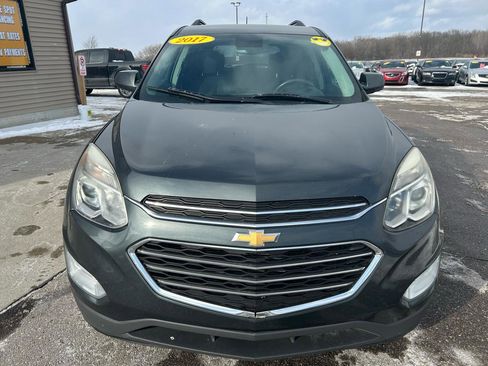 Used 2017 Chevrolet Equinox LT image 2