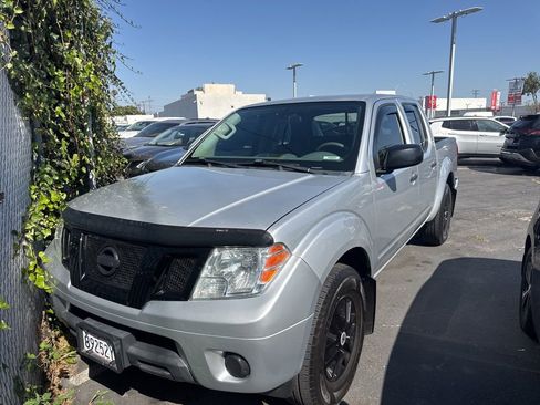 Certified 2019 Nissan Frontier SV RWD image 1