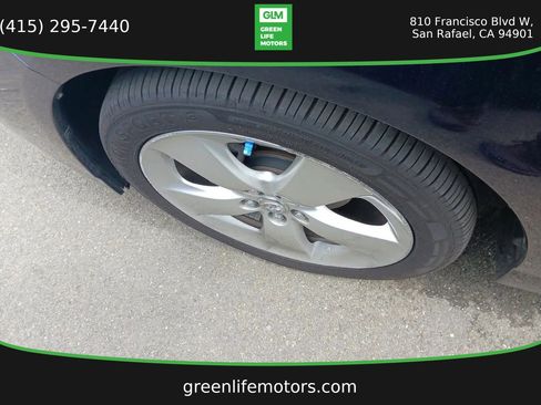 Used 2012 Toyota Prius Five FWD image 8