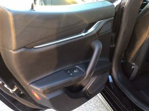 Used 2021 Maserati Ghibli S image 12