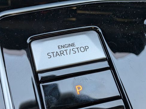 Used 2026 Volkswagen Golf image 33