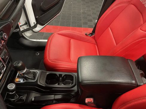 Used 2019 Jeep Wrangler Unlimited Sport S image 38