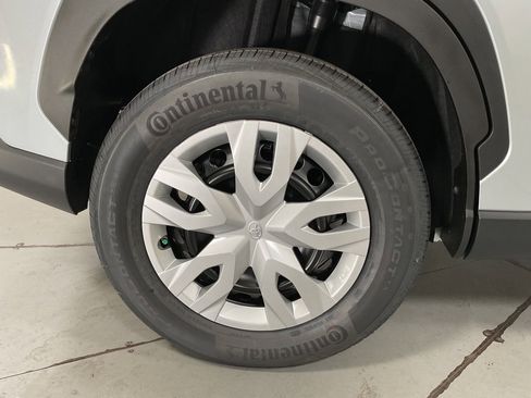 New 2025 Toyota Corolla Cross L image 21