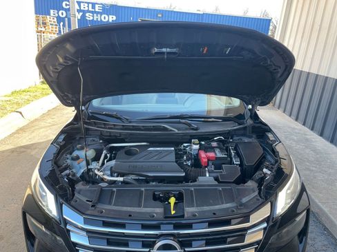 Used 2025 Nissan Rogue SV image 34