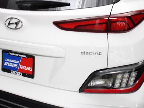 Used 2023 Hyundai Kona Limited w/ Cargo Package image 15