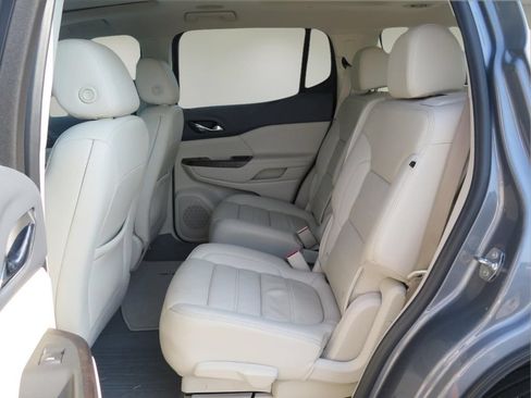 Used 2021 GMC Acadia Denali w/ Denali Technology Package FWD image 23