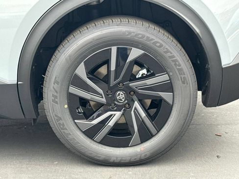 New 2026 Toyota C-HR AWD/4WD image 18