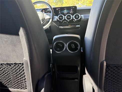 Used 2020 Mercedes-Benz GLB 250 GLB 250 image 26