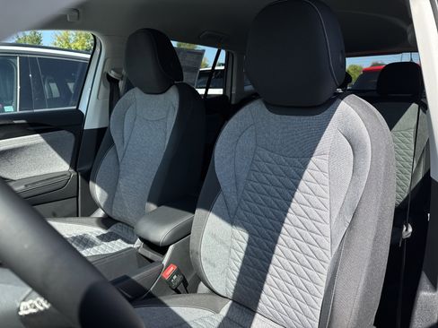 New 2025 Volkswagen Tiguan S image 9