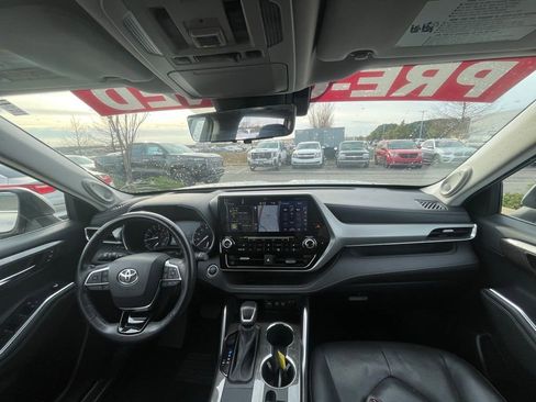 Used 2021 Toyota Highlander Platinum image 27