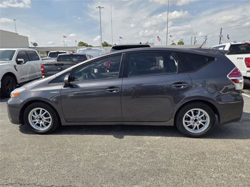 Used 2016 Toyota Prius V Four FWD image 5