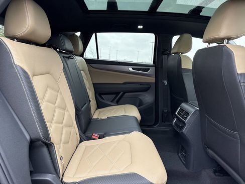 New 2026 Volkswagen Atlas Cross Sport SE image 17