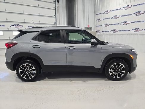 Used 2025 Chevrolet TrailBlazer LT image 9