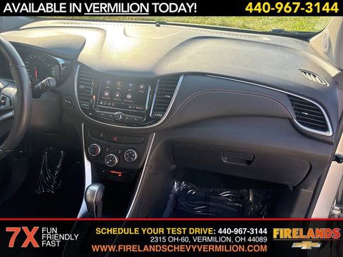 Certified 2022 Chevrolet Trax LT w/ LT Convenience Package image 28