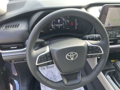 Used 2025 Toyota Grand Highlander AWD Hybrid image 11