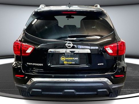 Used 2020 Nissan Pathfinder S image 2