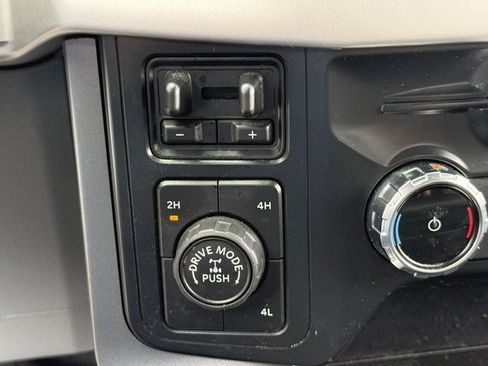 Certified 2022 Ford F150 XLT w/ Equipment Group 302A High image 18