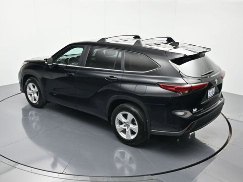 Used 2023 Toyota Highlander L FWD image 33