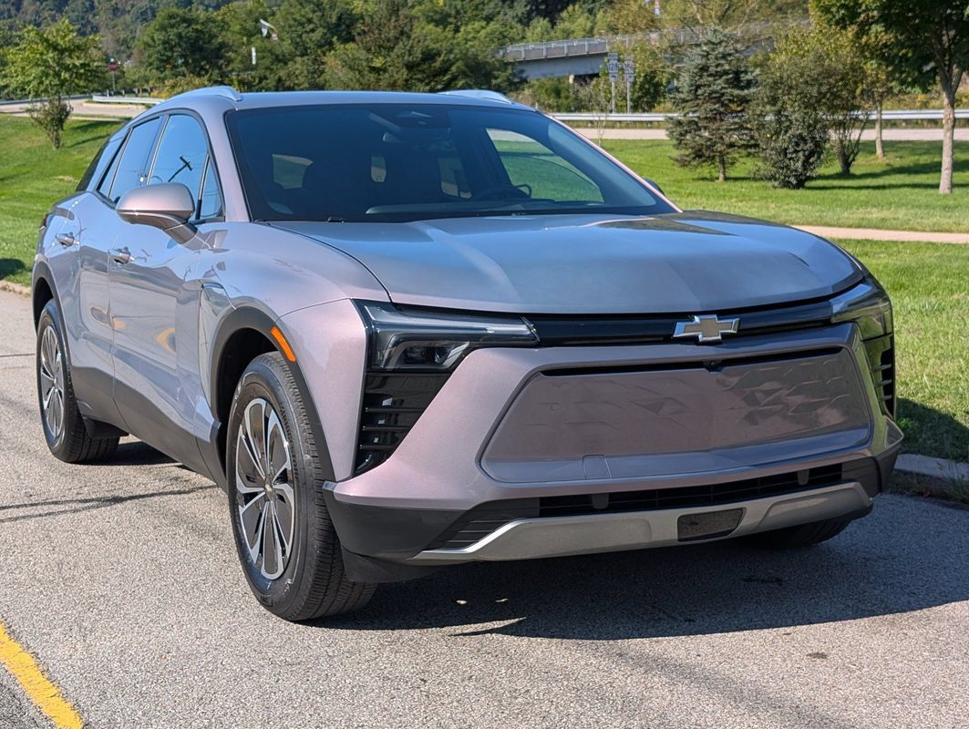 Used 2024 Chevrolet Blazer EV LT AWD/4WD image 2