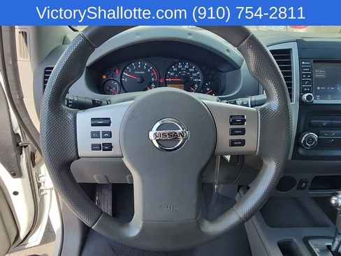 Used 2019 Nissan Frontier SV image 8