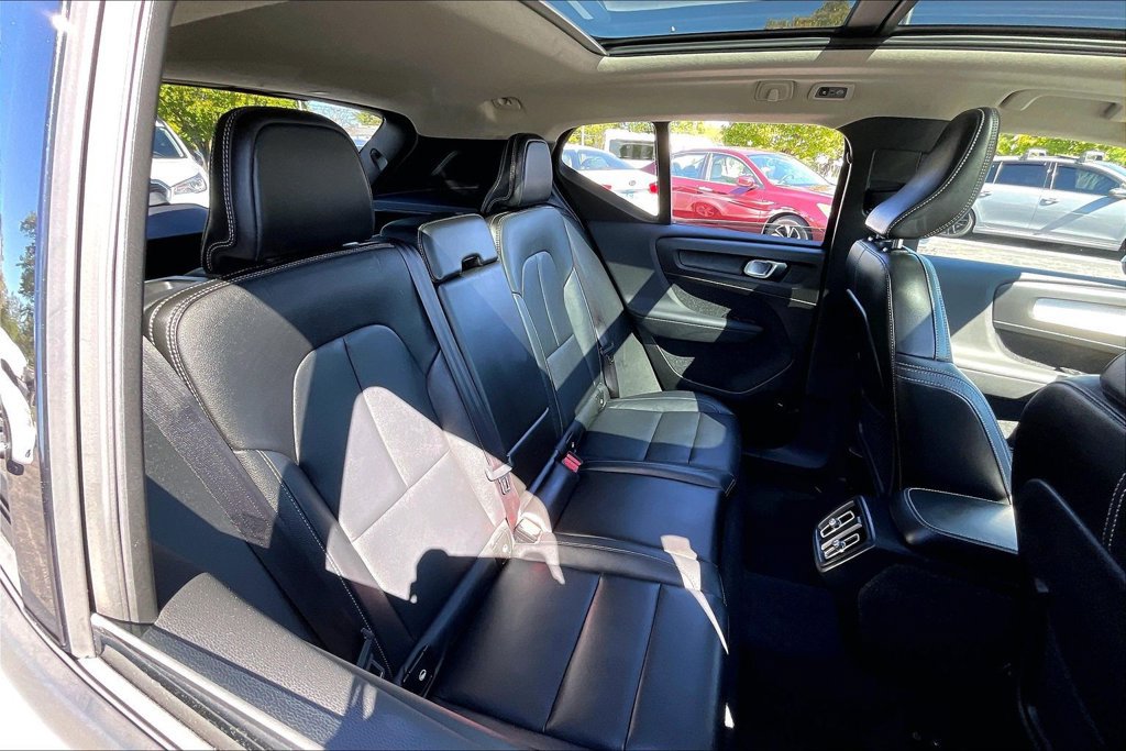 Used 2019 Volvo XC40 T5 Momentum AWD/4WD image 30