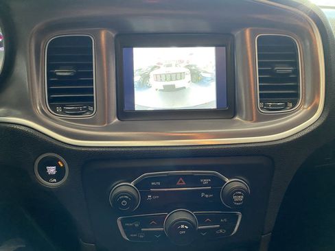 Used 2019 Dodge Charger SXT image 16