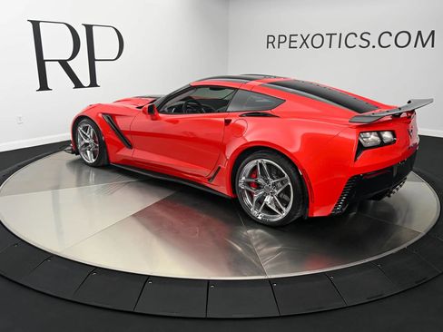 Used 2019 Chevrolet Corvette ZR1 RWD image 14