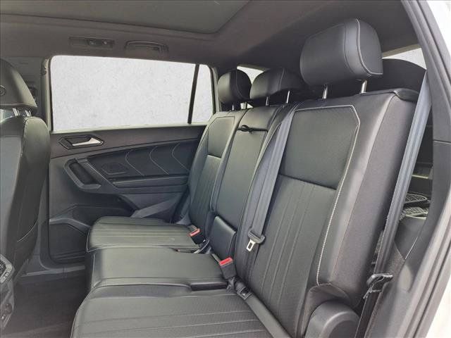 Used 2024 Volkswagen Tiguan SE R-Line FWD image 20
