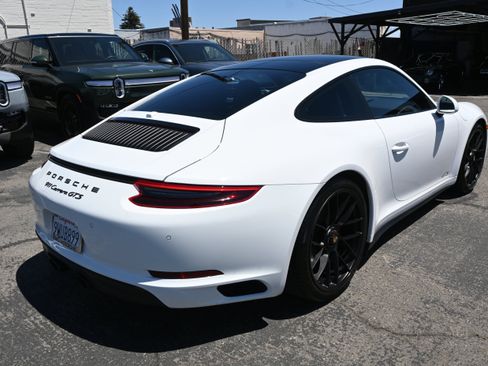 Used 2018 Porsche 911 GT3 RS image 38