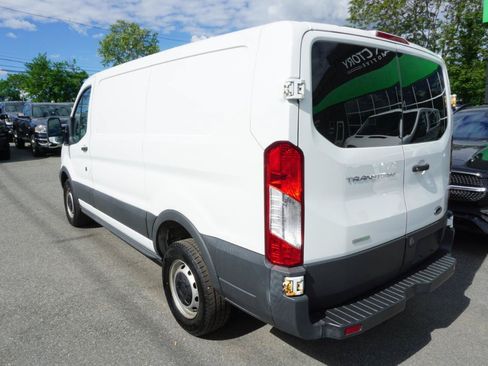 Used 2018 Ford Transit 250 130 Low Roof RWD image 8