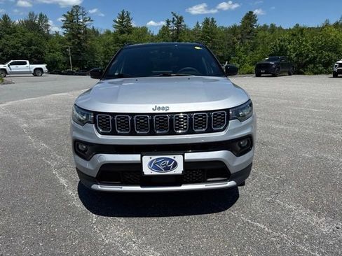 Used 2024 Jeep Compass Limited AWD/4WD image 2