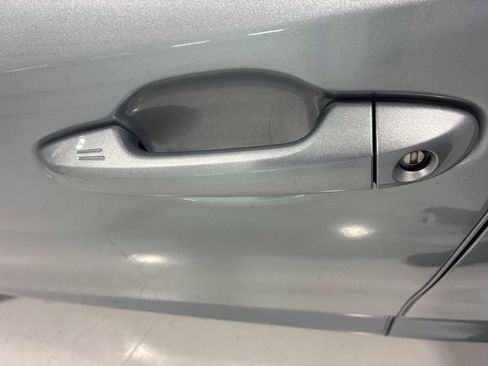 Used 2015 Toyota Highlander Limited image 12