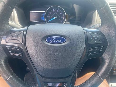 Used 2019 Ford Explorer XLT w/ Equipment Group 201A AWD/4WD image 13
