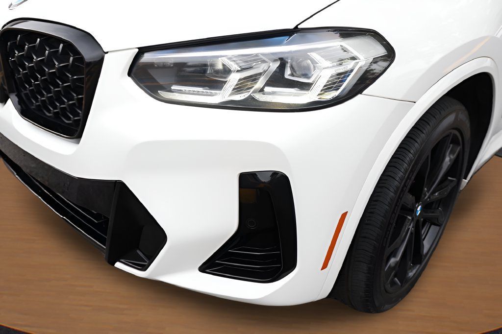 Used 2022 BMW X4 xDrive30i w/ Premium Package Essential AWD/4WD image 5