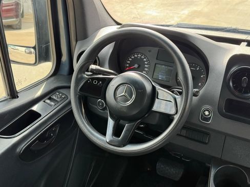 Used 2019 Mercedes-Benz Sprinter 144 image 9