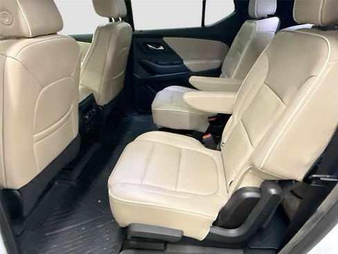 Used 2023 Chevrolet Traverse Premier AWD/4WD image 5