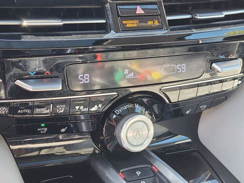 Used 2023 Acura MDX SH-AWD w/ Technology Package image 17