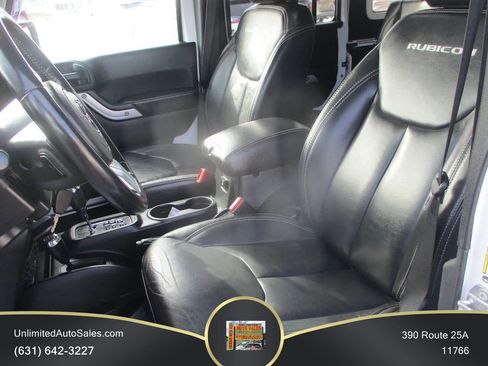 Used 2017 Jeep Wrangler Unlimited Rubicon AWD/4WD image 7