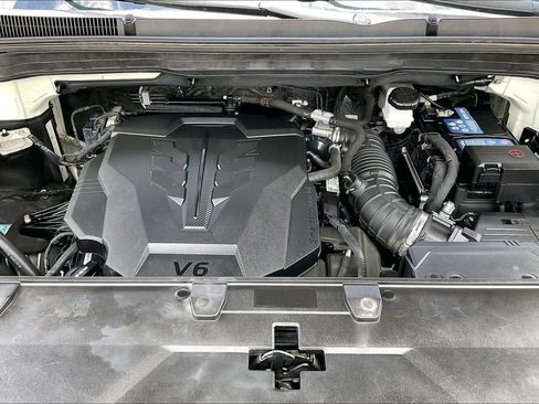 Used 2023 Kia Carnival LX FWD image 31