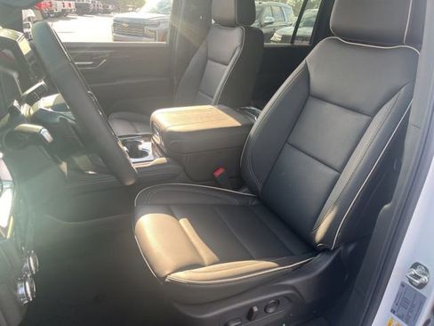 New 2026 GMC Yukon XL Elevation image 15