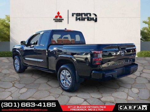 Used 2022 Nissan Frontier SV w/ Technology Package image 4