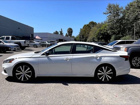 Used 2022 Nissan Altima 2.5 SR FWD image 7