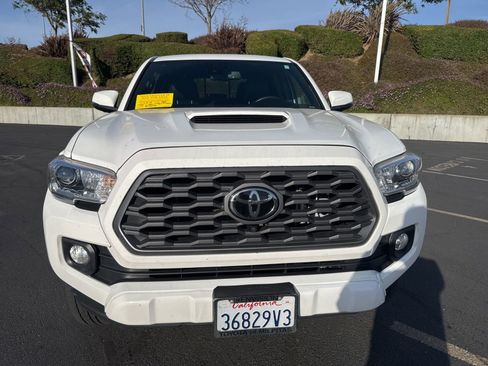 Used 2023 Toyota Tacoma TRD Sport w/ Advanced Technology Package AWD/4WD image 2