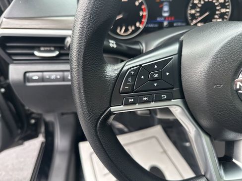 Used 2024 Nissan Altima 2.5 SV image 17