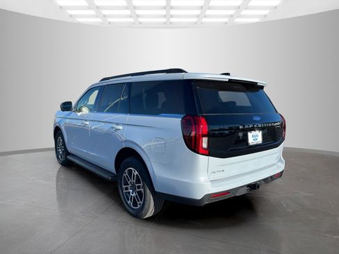 New 2026 Ford Expedition Active image 6