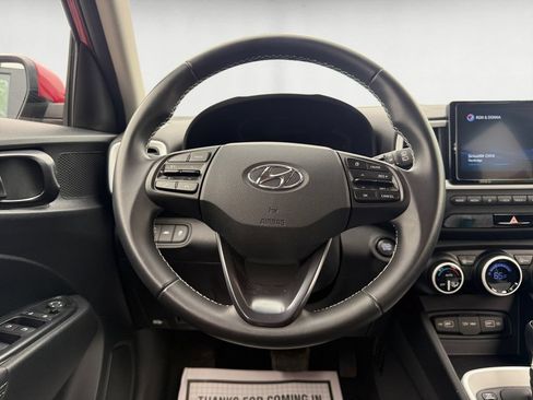 Used 2022 Hyundai Venue Limited FWD image 13